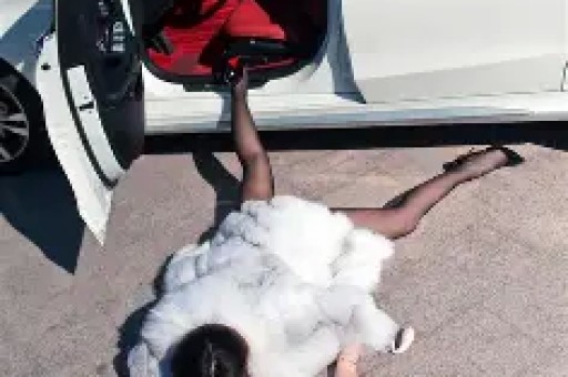 炸裂！女星被大佬做局签屈辱协议、被爆猛料的瓜