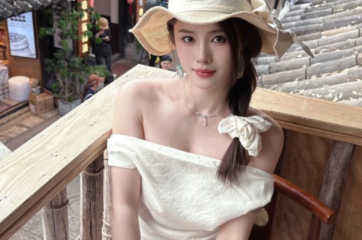 檀健次人设崩塌向女网红示弱频送红包风波后复出现场彻底失控