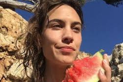 知名网红带货翻车助农卖茶叶被曝光是假货获利已经超千万